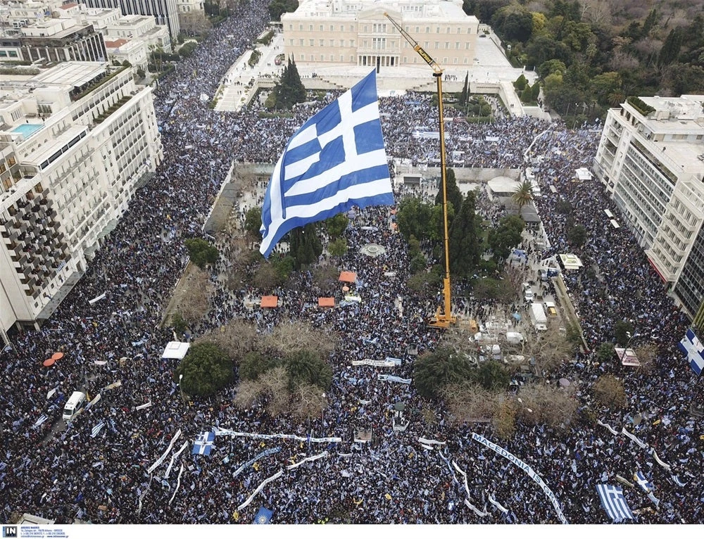 Κυβέρνηση – «τσόντα» : Δημοψήφισμα ζητούν οι ΑΝ.ΕΛ – Ξεκατίνιασμα για την παραχάραξη της αλήθειας – «Πλακώθηκαν» αστυνομικοί στη ΓΑΔΑ – Αδειάζουν Υπουργείο-Τόσκα